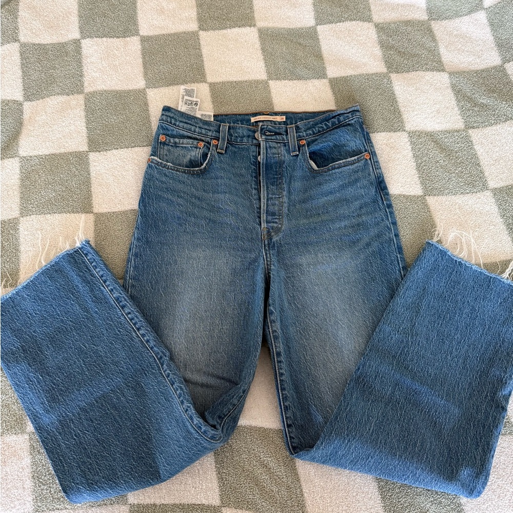 Levi Ribcage Jeans - Picture 2 of 4